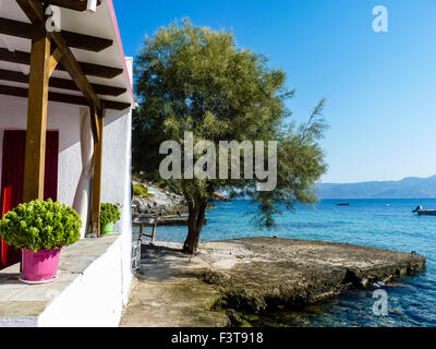 Haus am Meer, Sommer Meereslandschaft auf der Insel Milos, Griechenland Stockfoto