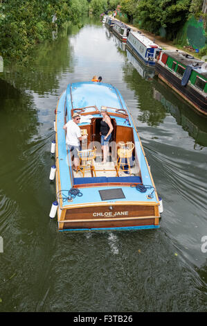 Motorboot auf Themse in Oxford, Oxfordshire-England-Vereinigtes Königreich-UK Stockfoto