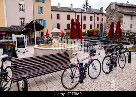 Radfahrer folgen Sie der Route der Reiter von Tim Krabbe Stockfoto