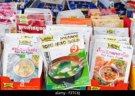Thai instant Suppen in der orientalischen Shop Stockfoto