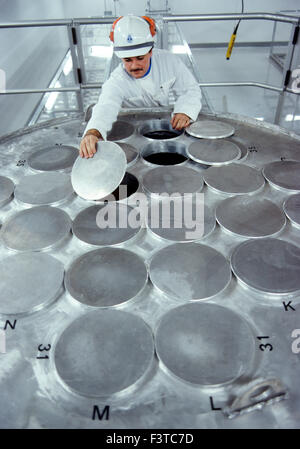 Techniker im Atomkraftwerk in der Nähe von Stockholm, Schweden Stockfoto