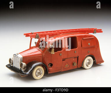 Spielzeug Feuerwehrauto, rot, Tri-Ang-Modell aus den 1930er Jahren Stockfoto