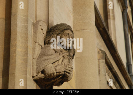 Eine geflügelte Groteske, Magdalen College, Universität Oxford, England Stockfoto