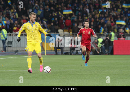 Kiew, Ukraine. 12. Oktober 2015. Andriy Yarmolenko der ukrainischen Nationalmannschaft MIAS während des European Qualifiers 2016-Spiels zwischen der Ukraine und Spanien Nationalmannschaften im NSK Olimpiyskyi Stadium in Kiew am 16. September 2015. Bildnachweis: Sergii Kharchenko/Pacific Press/Alamy Live-Nachrichten Stockfoto