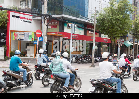 Es gibt mehr als 45 Millionen Roller in Vietnam, hier Straßenszene in Ho Chi Minh ehemals Saigon, Vietnam Stockfoto