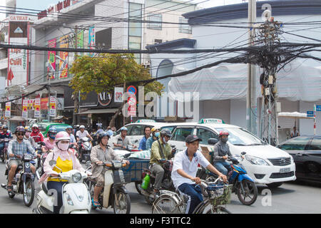 Es gibt mehr als 45 Millionen Roller in Vietnam, hier Straßenszene in Ho Chi Minh ehemals Saigon, Vietnam Stockfoto