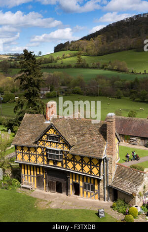 Großbritannien, England, Shropshire, Craven Arms, Stokesay Castle, Torhaus, erhöhten Blick Stockfoto