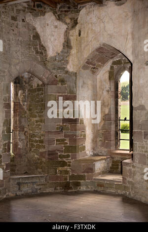 Großbritannien, England, Shropshire, Craven Arms, Stokesay Castle, Südturm windows Stockfoto