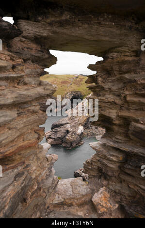 Ansicht von The Cornish Küste durch Tintagel Castle Cornwall England UK Stockfoto