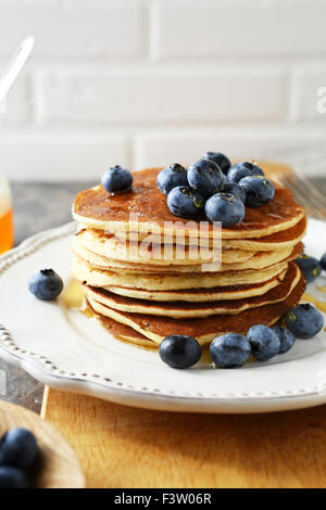 Frühstück mit Pfannkuchen und Berry, Essen Stockfoto