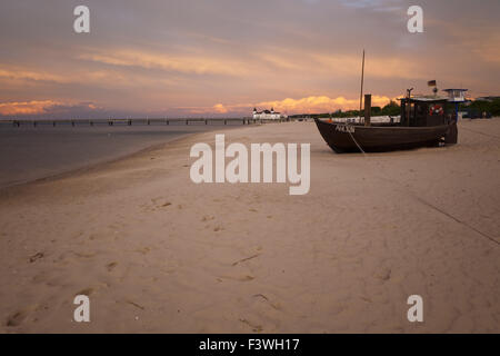 Fischerboote am Strand von Heringsdorf Stockfoto