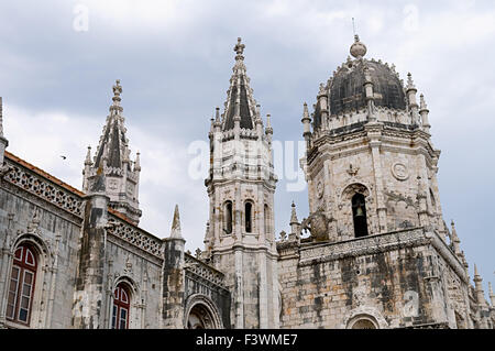 Der Blick auf das Mosteiro Dos Jeronimos Stockfoto