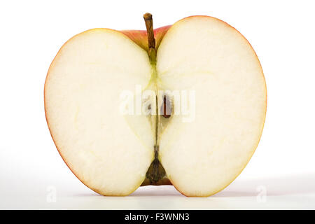 Apfel in zwei Hälften geschnitten Stockfoto