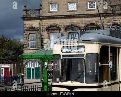 Elektrische Straßenbahnen im Crich Straßenbahn Museum im Peak District Derbyshire England Stockfoto