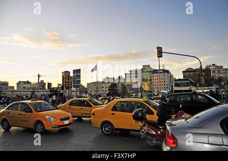 Abend am Taksim-Platz in Istanbul Stockfoto