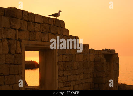 Alte Ruinen bei Sonnenuntergang Stockfoto