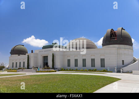 Griffith Observatory mit grünen Wiese Stockfoto