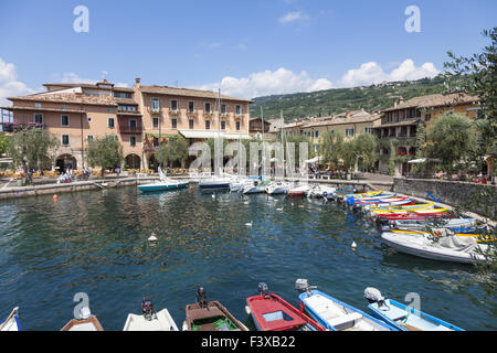 Torri del Benaco am Gardasee Stockfoto