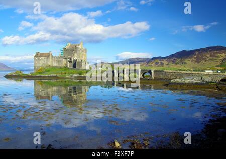 Eilean Donean Schloss im Frühjahr Stockfoto