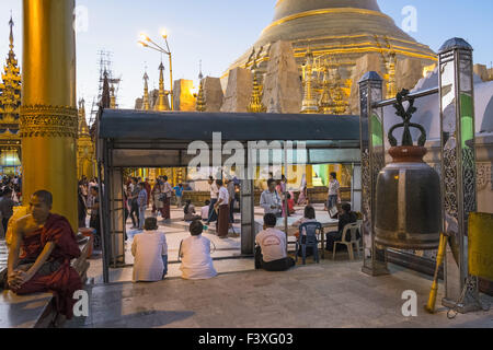 Shwedagon Pagode in Yangon, Myanmar, Asien Stockfoto