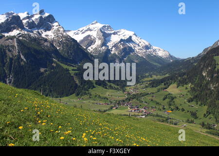 Frühling im Berner Oberland Stockfoto