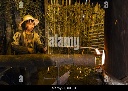 Metallguss, Nyaung Shwe, Myanmar Stockfoto