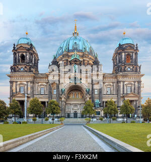 Berliner Dom Hauptfassade Stockfoto