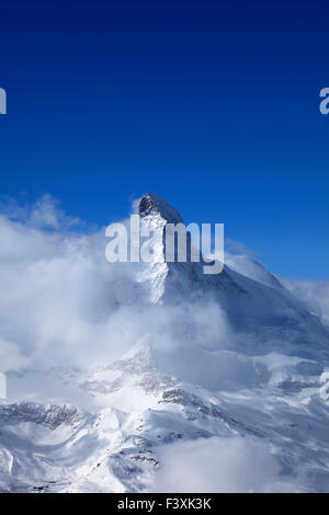 Winter, Schnee, Berg Matterhorn (4.478 M), Skigebiet Zermatt, Kanton Wallis, Walliser Alpen, Süden der Schweiz, Europa. Stockfoto