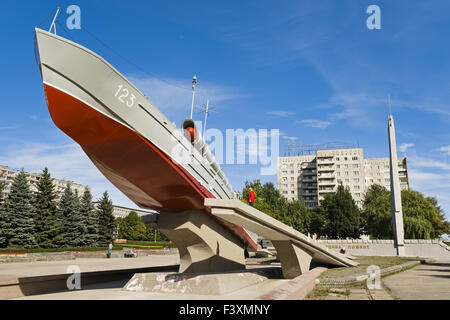 Torpedoboot am Denkmal, Kaliningrad, Russland Stockfoto