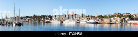 Panoramablick über Flensburg Stadtbild und Hafen Stockfoto