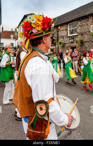 Chelmsford Tänzer Morris in der John Harvey Taverne In Lewes bei den Städten jährliche Volksfest, Lewes, Sussex, UK Stockfoto