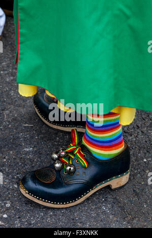 Morris Tänzerin Damenbekleidung Detail, Lewes, Sussex, UK Stockfoto