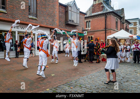 Mad Jack Morris Seite führen In Lewes Hautpstraße während der Städte jährliche Volksfest, Lewes, Sussex, UK Stockfoto