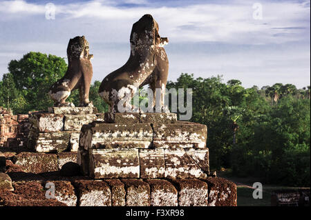 Steinwächter bei Pre Rup Stockfoto