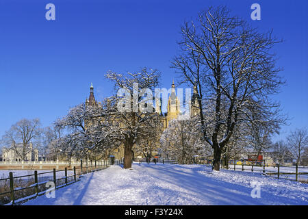 Schweriner Schloss im Winter, Deutschland Stockfoto