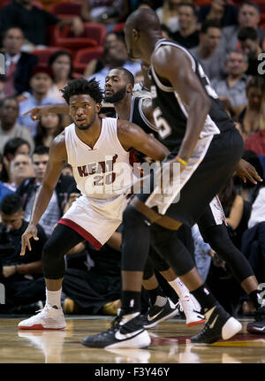 12. Oktober 2015 - Miami, Florida, USA - Miami Heat weiterleiten Justise Winslow (20) bei AmericanAirlines Arena in Miami, Florida am 12. Oktober 2015. (Kredit-Bild: © Allen Eyestone/das Palm Beach Post über ZUMA Draht) Stockfoto