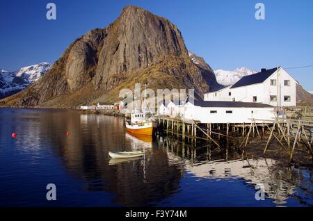 das Fischerdorf Hamnoy Stockfoto