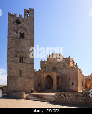 Blick auf Dom Assunta, Mutter Kirche von Erice. Trapani Stockfoto