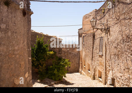 Blick auf Erice Gasse. Erice die Stadt der 100 Kirchen, Trapani Stockfoto