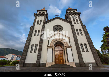 Fassade der Igreja de Santa Ana in Furnas, São Miguel, Azoren Stockfoto