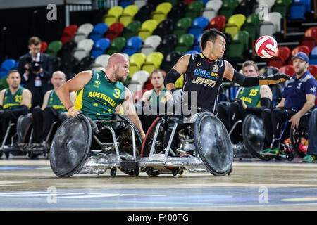 Australien besiegten Japan 65-62 bei Welt Rollstuhl Rugby-Challanege am Coperbox, Queen Elizabeth Park, London, UK.  Yukinobu Japan Nr. 21 mit den Balll. 13. Oktober 2015. Copyright Carol Moir/Alamy live-Nachrichten. Stockfoto