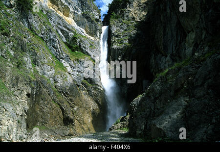 Wasserfall in den Alpen, Österreich, Tirol Stockfoto