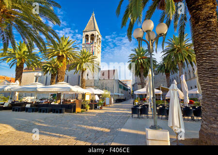 Palmen-Promenade von Trogir Stockfoto