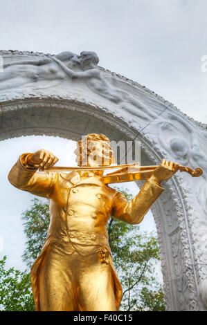 Johann Strauss-Statue im Stadtpark in Wien Stockfoto