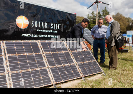 Tragbare Solar-Panels am Gezeiten Technology - Washington, DC USA Stockfoto