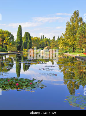 Herrlichen italienischen Park bei Sonnenuntergang Stockfoto