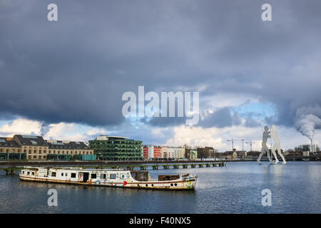 Schiffbruch im Osthafen Hafen, Berlin, Deutschland Stockfoto