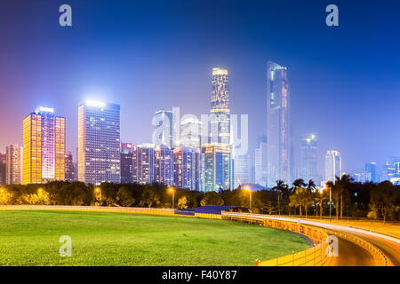 Guangzhou Pearl River New Town in der Nacht Stockfoto