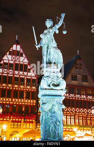 Skulptur der Justitia in Frankfurt, Deutschland Stockfoto