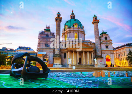 Die Karlskirche (Karlskirche) in Wien Stockfoto